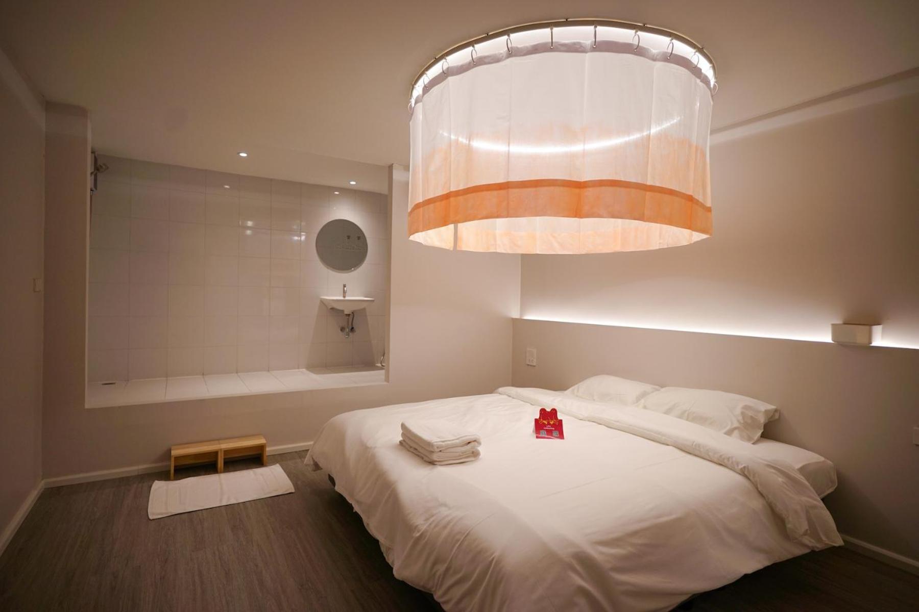 Hotel Abc Bangkok Rca Esterno foto